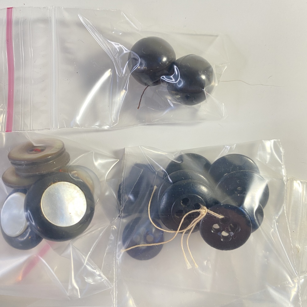 Vintage Assorted Buttons Lot Vintage - Picture 3 of 15